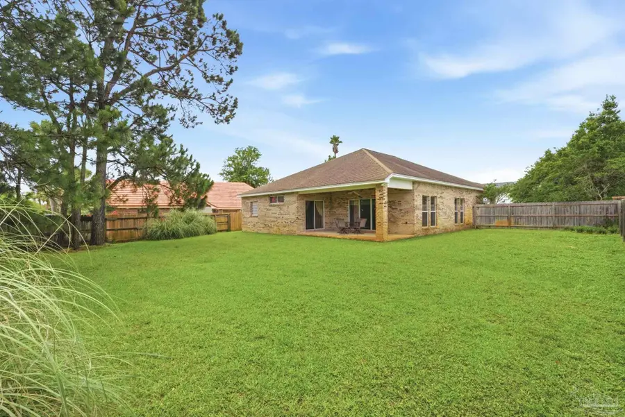 2092 Pritchard Pt Dr, Navarre, FL 32566 - #3