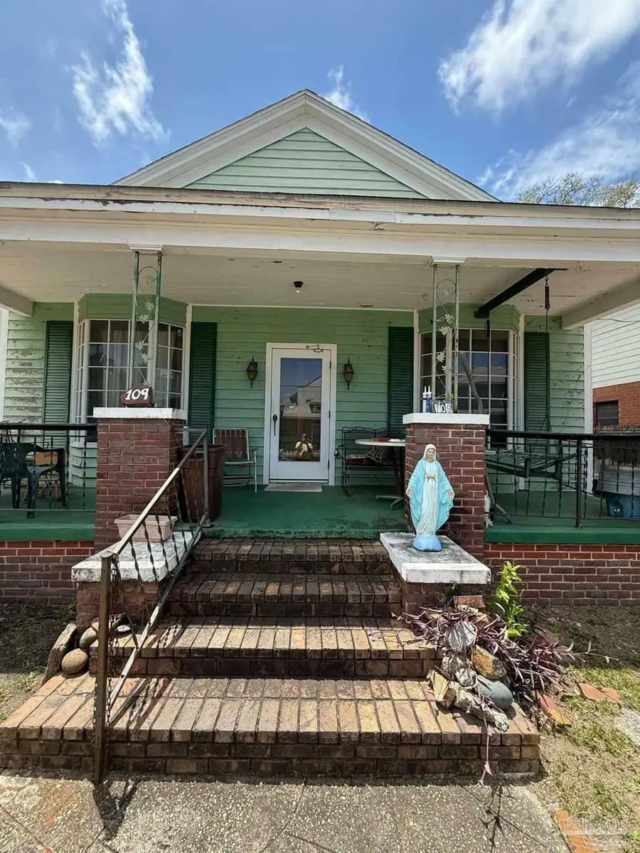 109 S Florida Blanca St, Pensacola, FL 32502 - #3