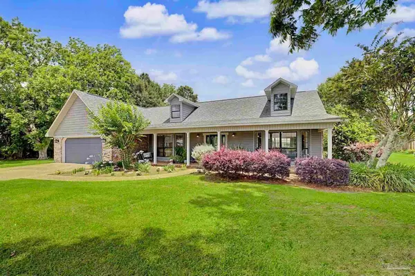 2006 Stallion Rd, Cantonment, FL 32533