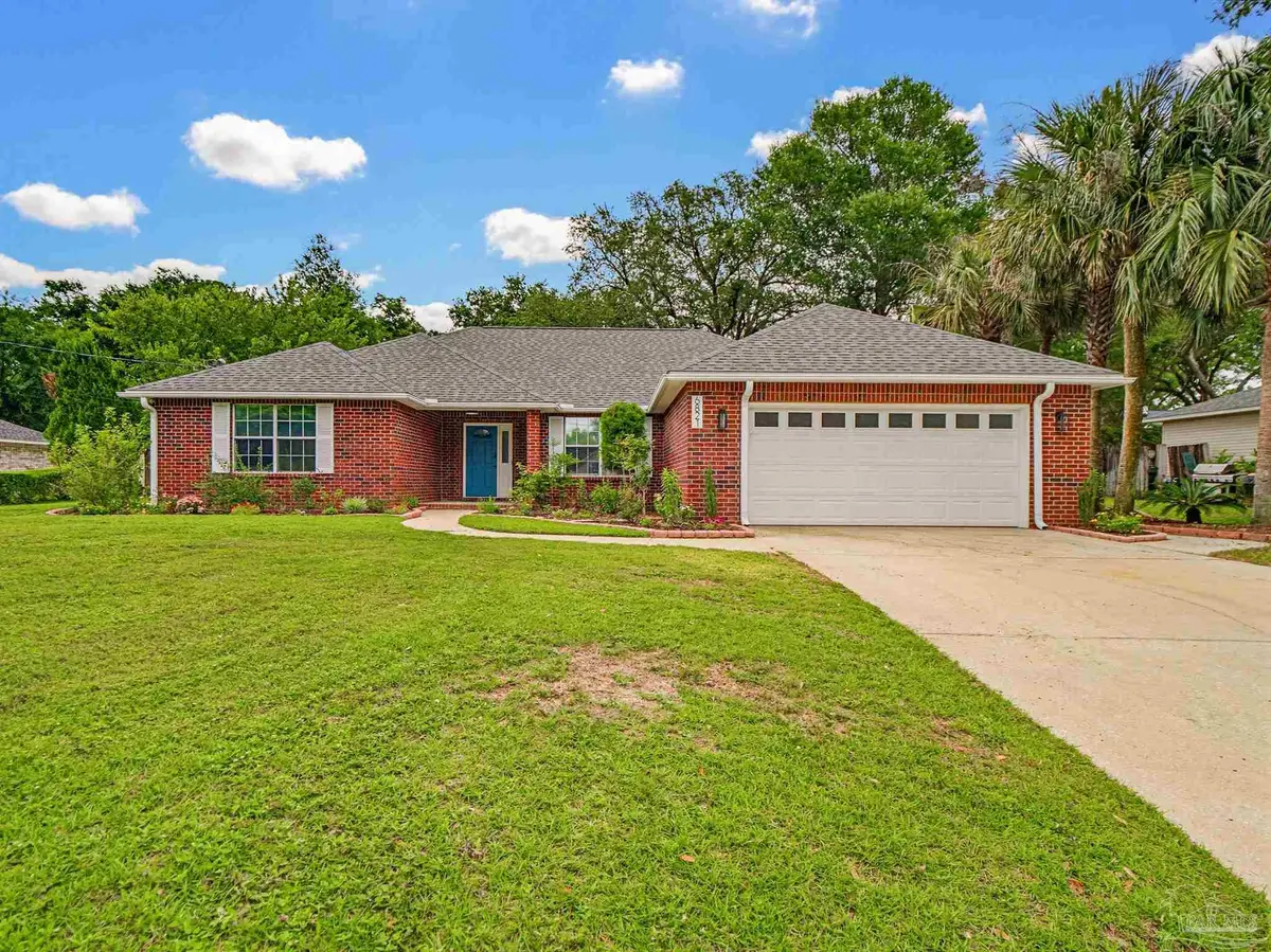 6821 Cedar Lake Dr, Pensacola, FL 32526 - #1