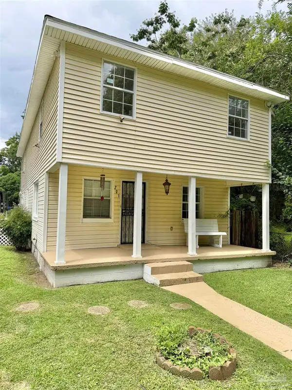 201 Mcglasker St, Atmore, AL 36502