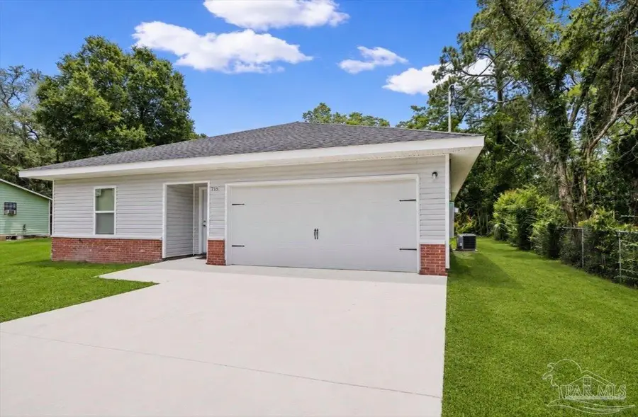 715 Edwards St, Pensacola, FL 32507 - #2