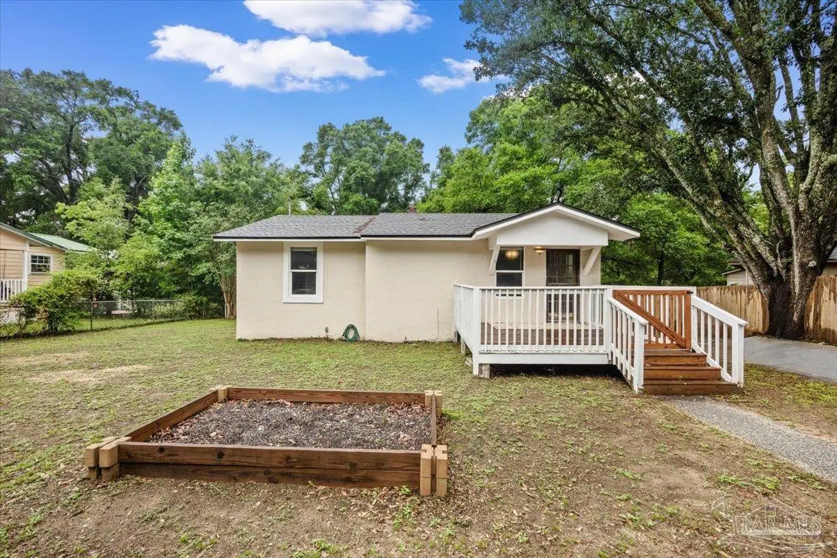 671 Georgia St, Crestview, FL 32536 - #1