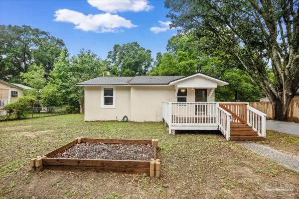 671 Georgia St, Crestview, FL 32536