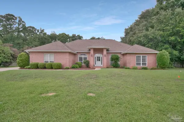 3038 Eagle Pointe Dr, Pace, FL 32571