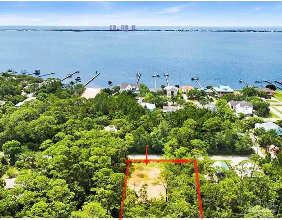 3026 Laurel Dr, Gulf Breeze, FL 32563 - #1