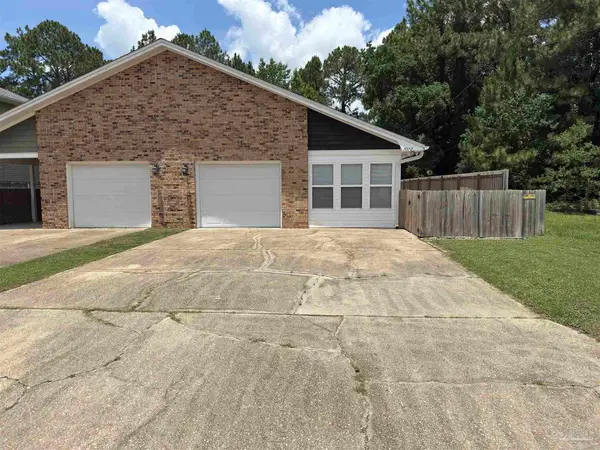 7072 Lake Joanne Dr, Pensacola, FL 32507