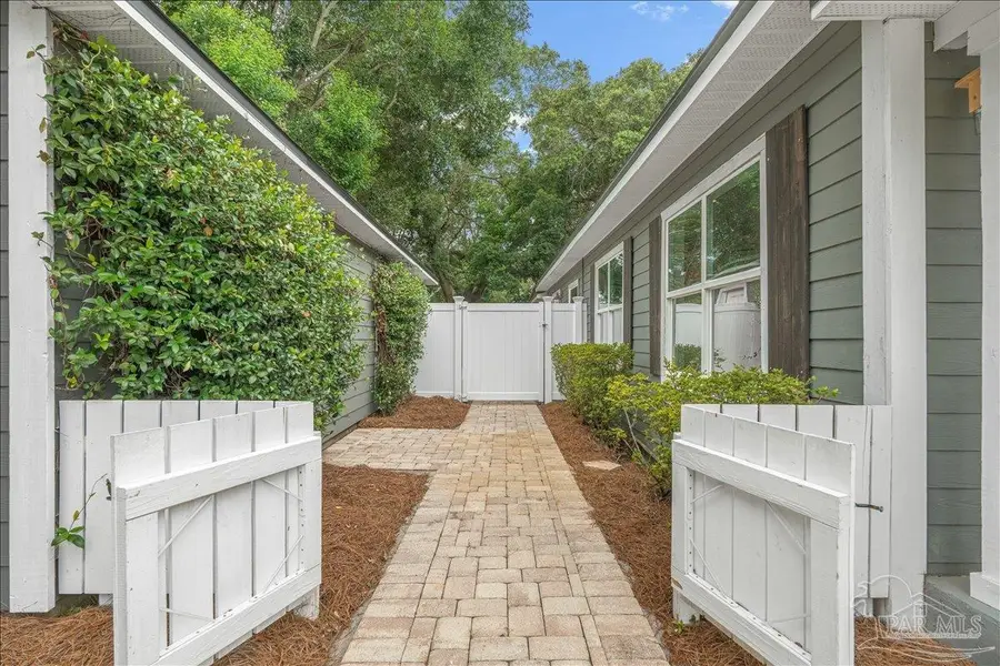 1605 E Avery St, Pensacola, FL 32503 - #3