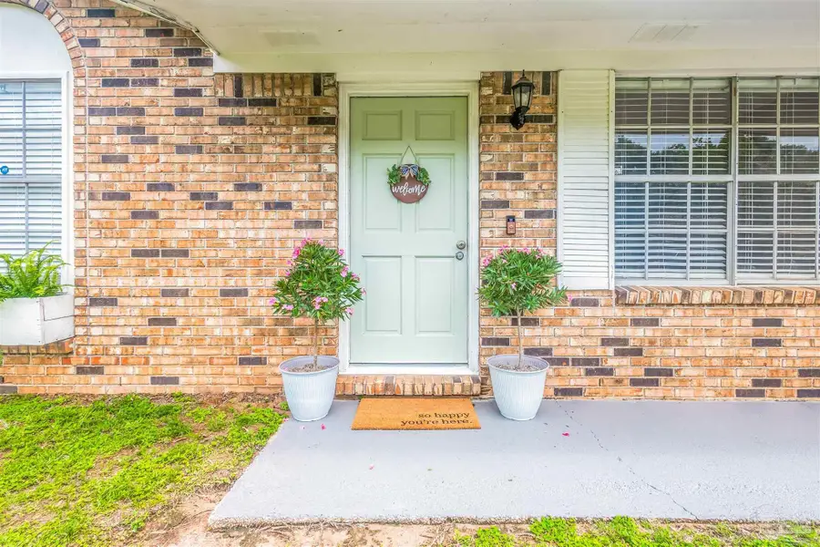 4272 W Avenida De Golf, Pace, FL 32571 - #2