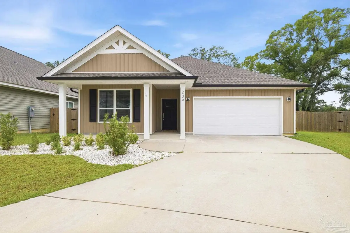 209 Camellia Dr, Cantonment, FL 32533 - #1