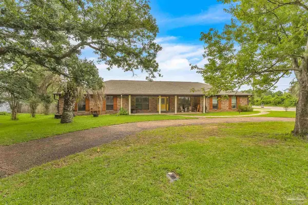 5700 Avenida Marina, Pensacola, FL 32504