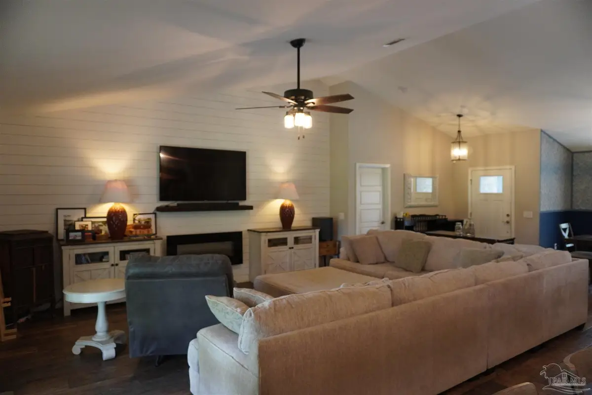 7305 Durden Dr, Pensacola, FL 32526 - #1