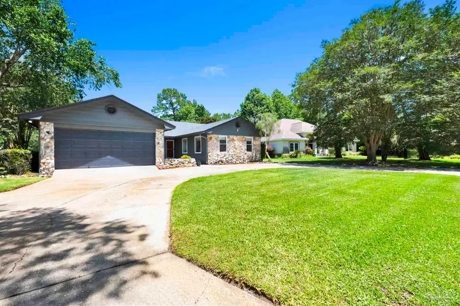 25 Arapaho Dr, Pensacola, FL 32507 - #2
