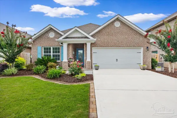1692 Waterford Sound Blvd, Gulf Breeze, FL 32563