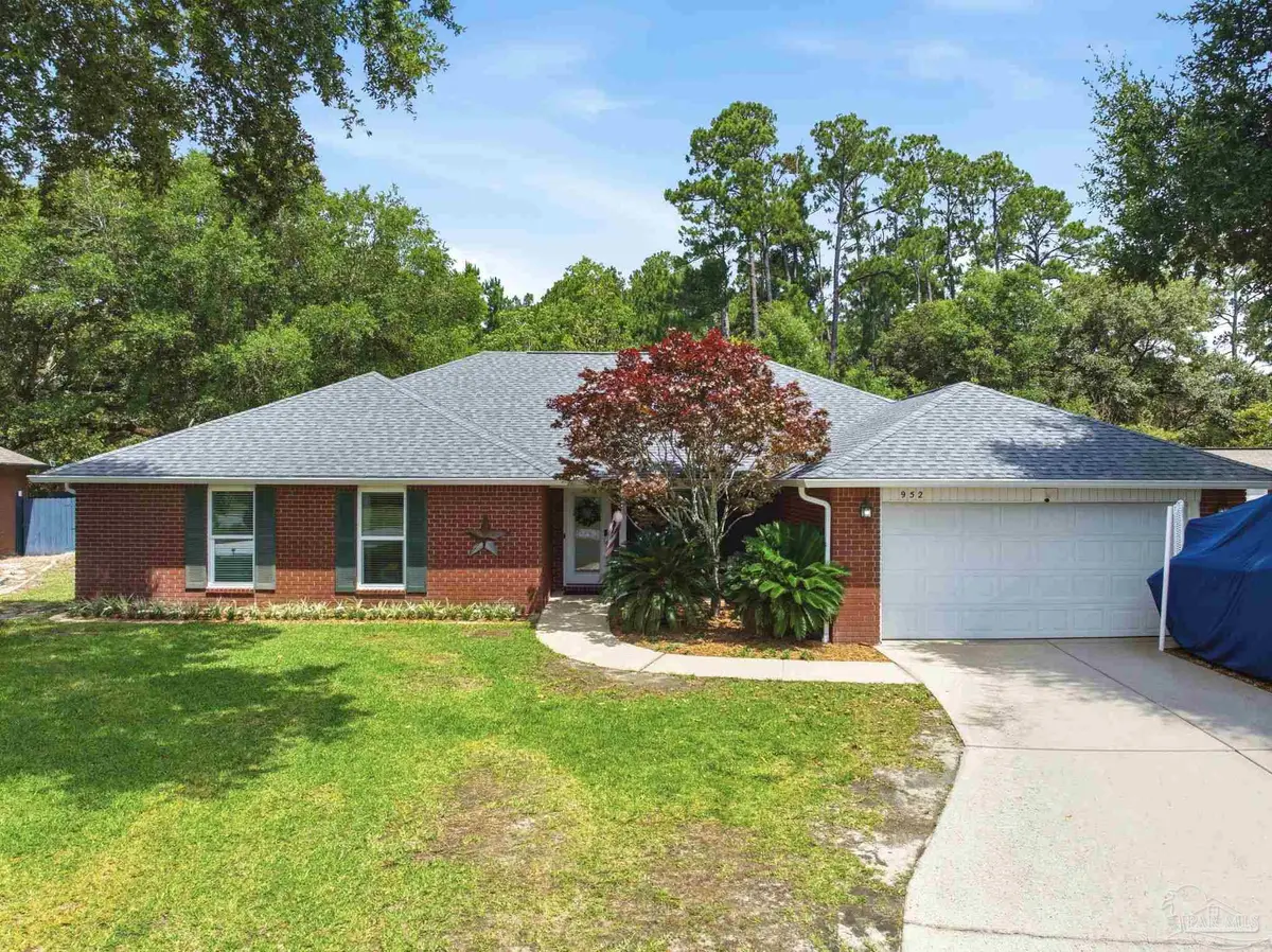 952 Lake Aire Dr, Pensacola, FL 32506 - #1