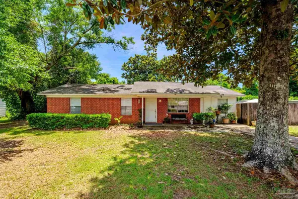 3609 Empire St, Pace, FL 32571