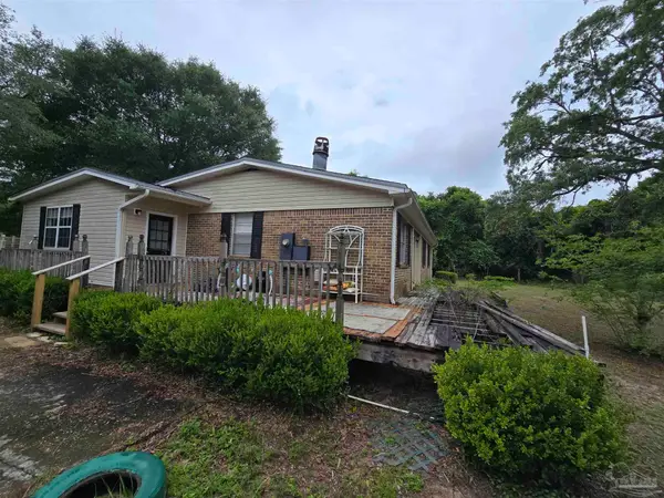 7239 East Bay Blvd, Navarre, FL 32566