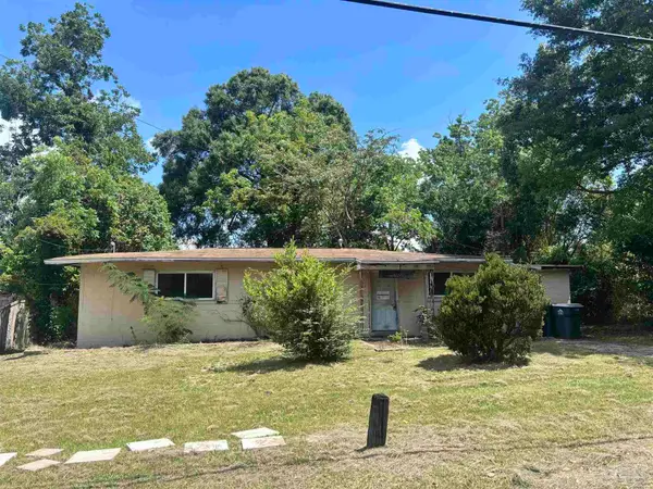 5040 Fairfield Dr, Pensacola, FL 32506
