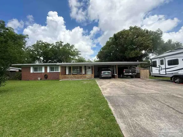 18 Cambridge Ave, Pensacola, FL 32534