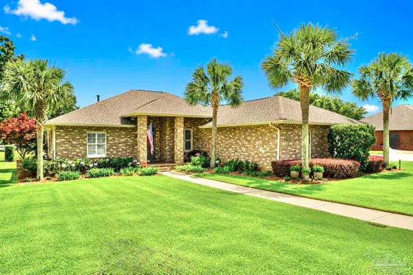 5390 Southlake Dr, Pace, FL 32571