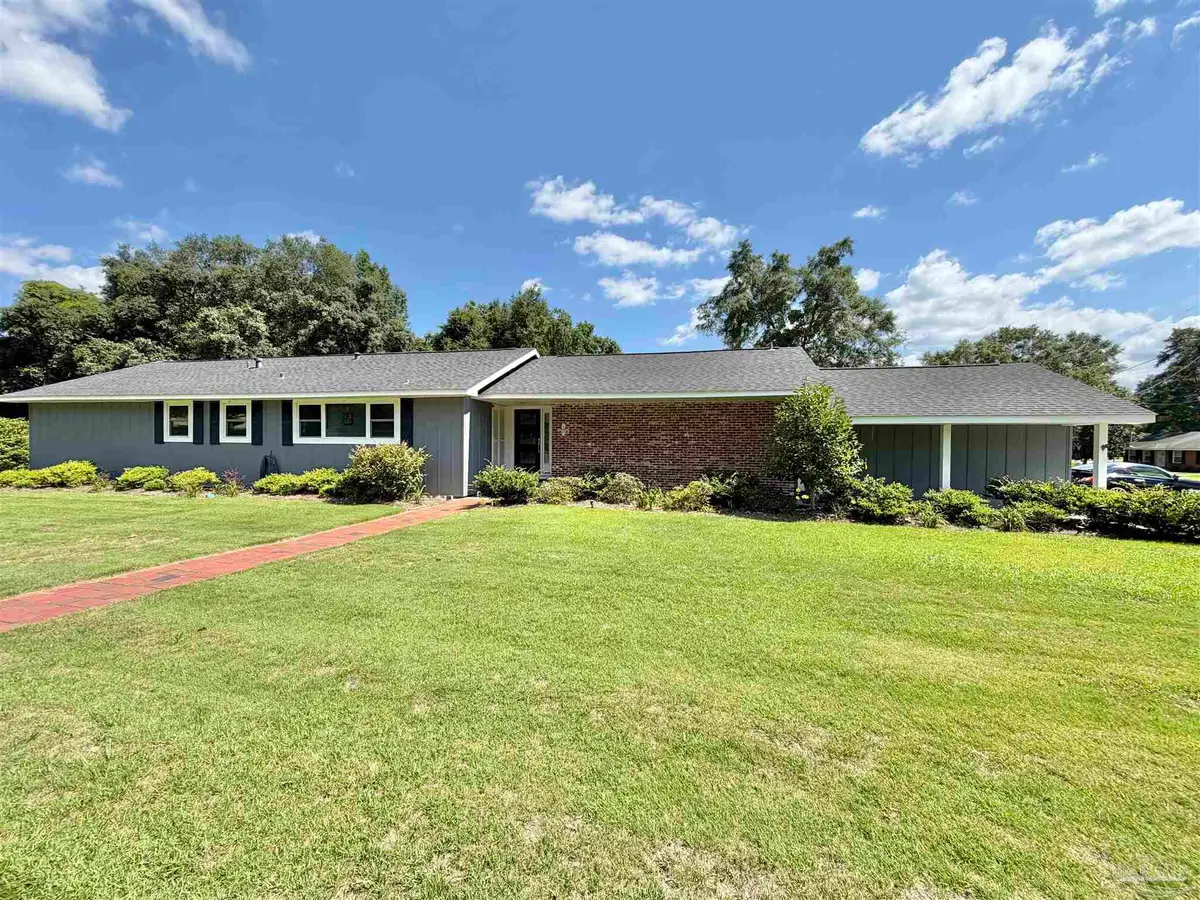 199 W Oak St, Atmore, AL 36502 - #1