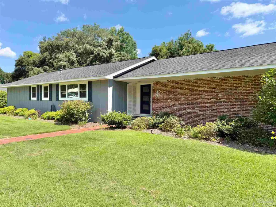 199 W Oak St, Atmore, AL 36502 - #2