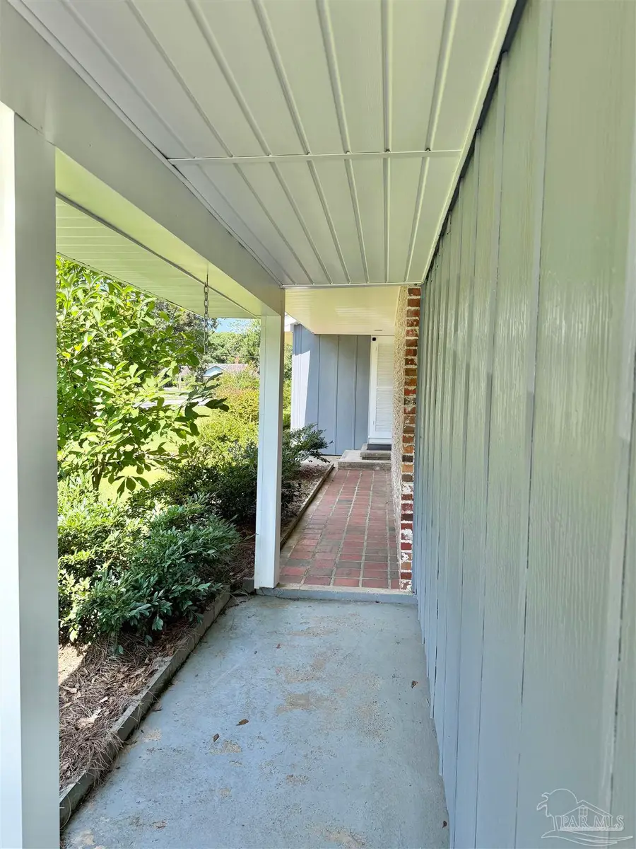 199 W Oak St, Atmore, AL 36502 - #3