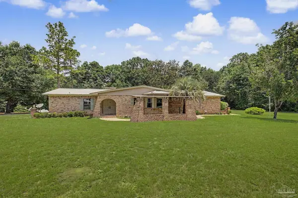 5580 Woodridge Dr, Milton, FL 32570