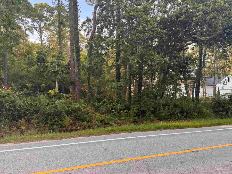 4768 Soundside Dr, Gulf Breeze, FL 32563 - #2