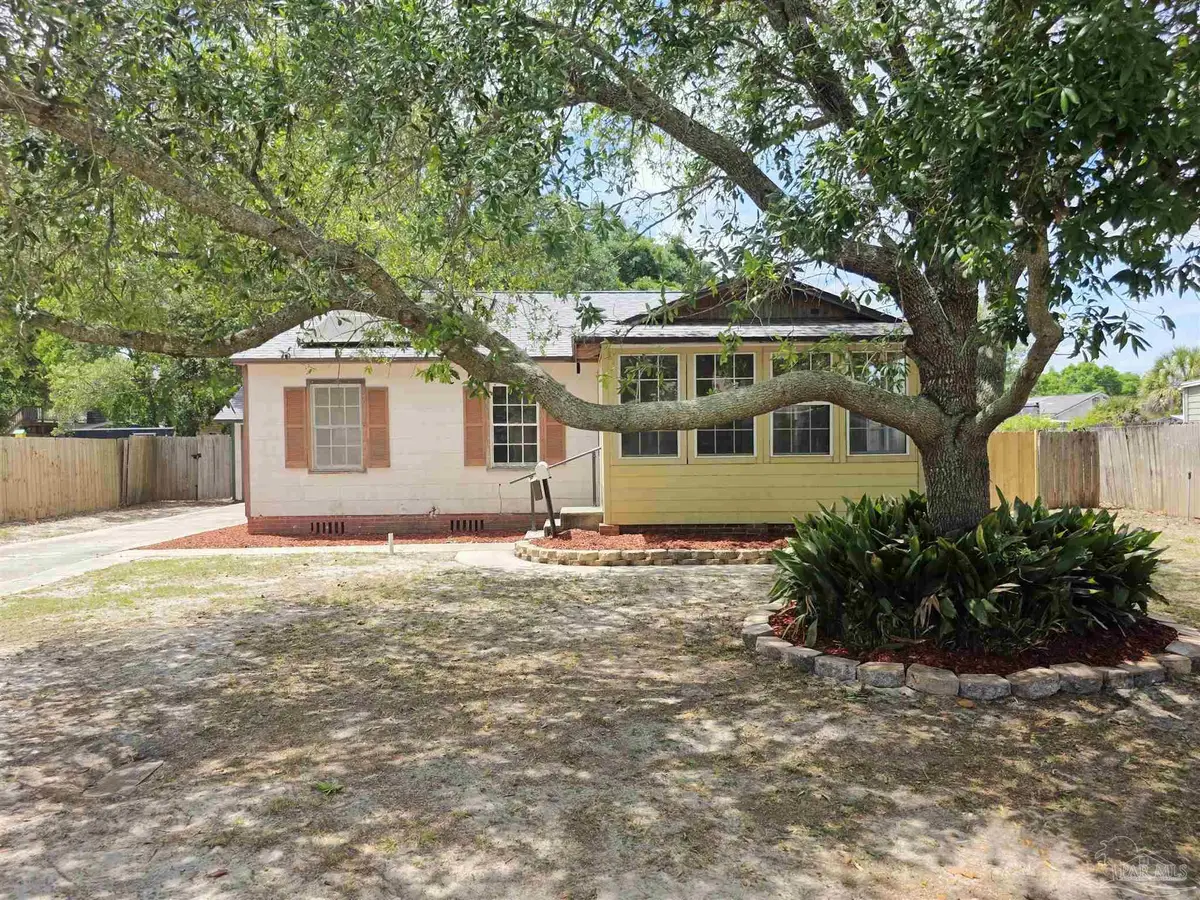 209 NW Gilliland Rd, Pensacola, FL 32507 - #1