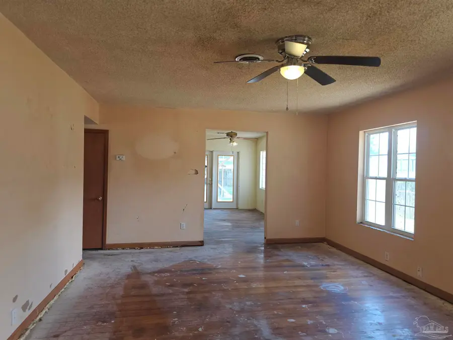 209 NW Gilliland Rd, Pensacola, FL 32507 - #3