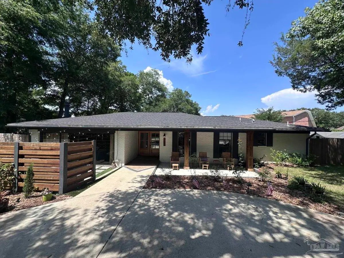 302 Bear Dr, Gulf Breeze, FL 32561 - #1