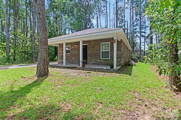 10 Middleton Ln, Atmore, AL 36502