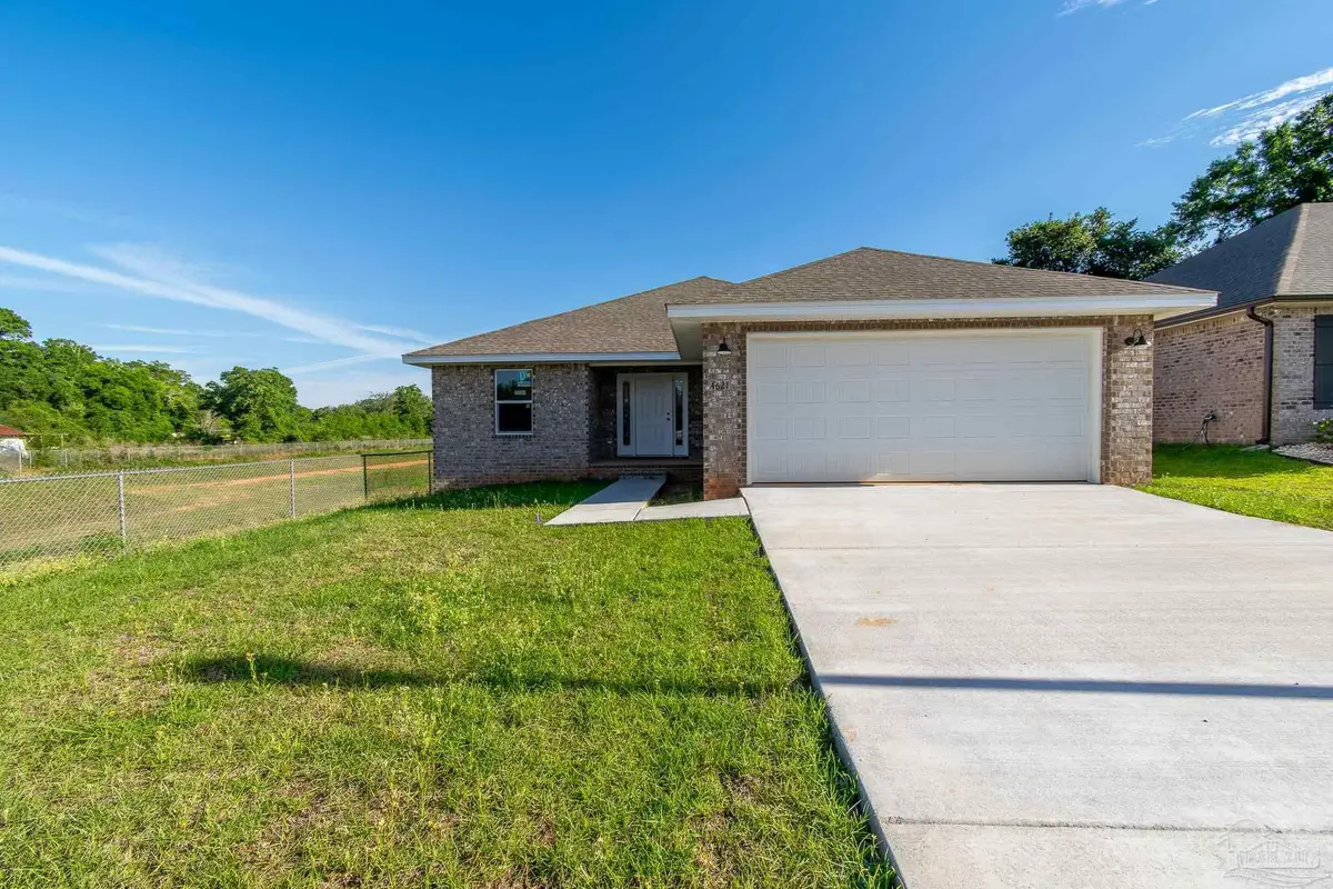 4621 Queen Palm Ct, Milton, FL 32571 - #1