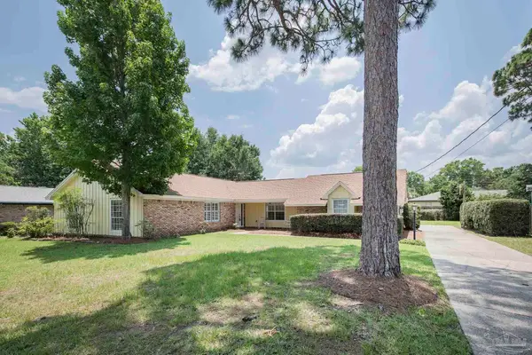 3445 Blueridge Dr, Pensacola, FL 32504