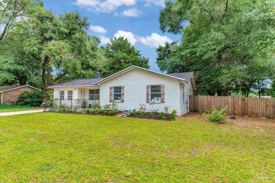 6215 Glenwood Dr, Milton, FL 32583 - #3