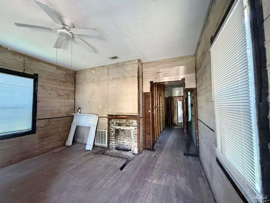 812 N D St, Pensacola, FL 32501 - #2