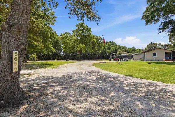 5655 J V Woolley Rd, Crestview, FL 32539
