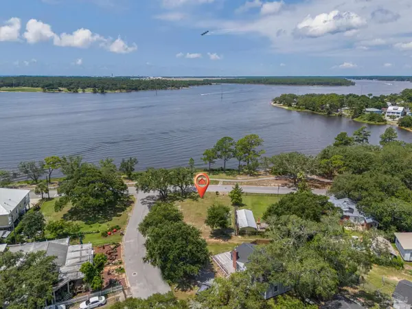 315 SE Kalash Rd, Pensacola, FL 32507