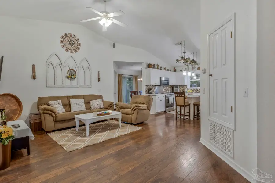 1195 Simpson St, Pensacola, FL 32526 - #2