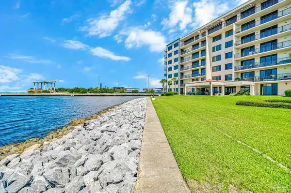105 Port Royal Way, Pensacola, FL 32502