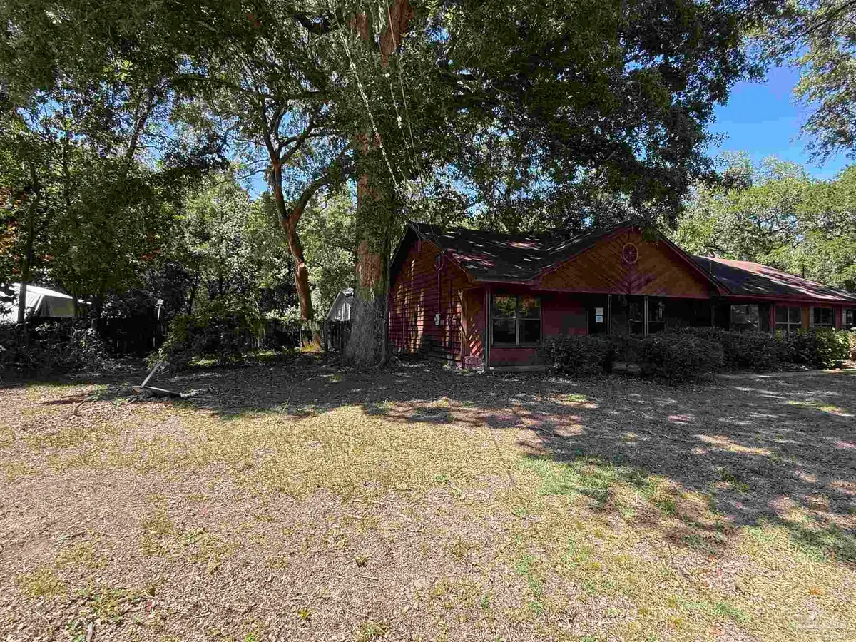5244 Suwanee St, Milton, FL 32583 - #1