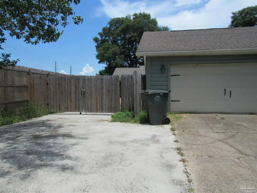 8364 Stanton Pl, Pensacola, FL 32526 - #2