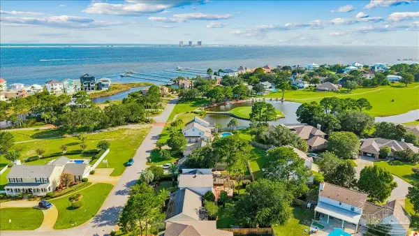1303 Ceylon Dr, Gulf Breeze, FL 32563