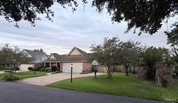4200 Spanish Trail Pl, Pensacola, FL 32504