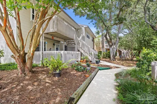 1200 Shoreline Dr, Gulf Breeze, FL 32561