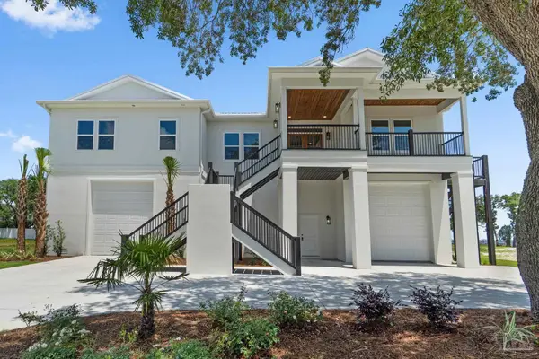 1774 Thresher Dr, Navarre, FL 32566