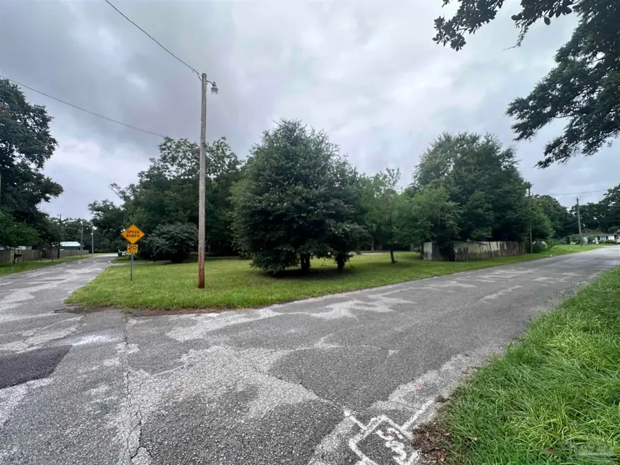 202 Yoakum Ct, Pensacola, FL 32505 - #3