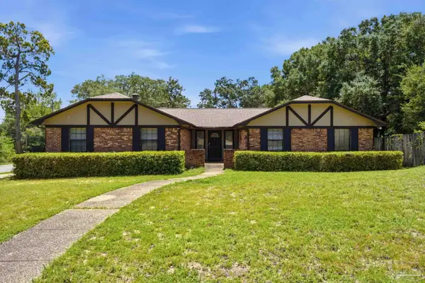 6230 Starhill Dr, Milton, FL 32570