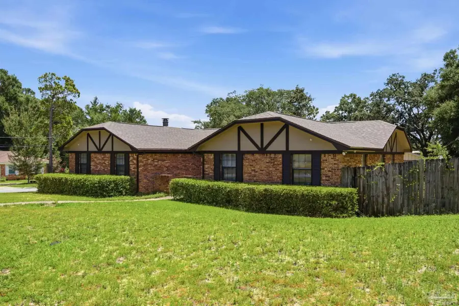 6230 Starhill Dr, Milton, FL 32570 - #2